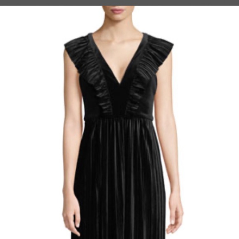 Bcbgeneration velvet pleated gown